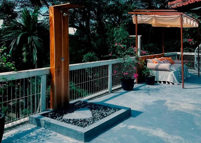 イン Sattva Garden House